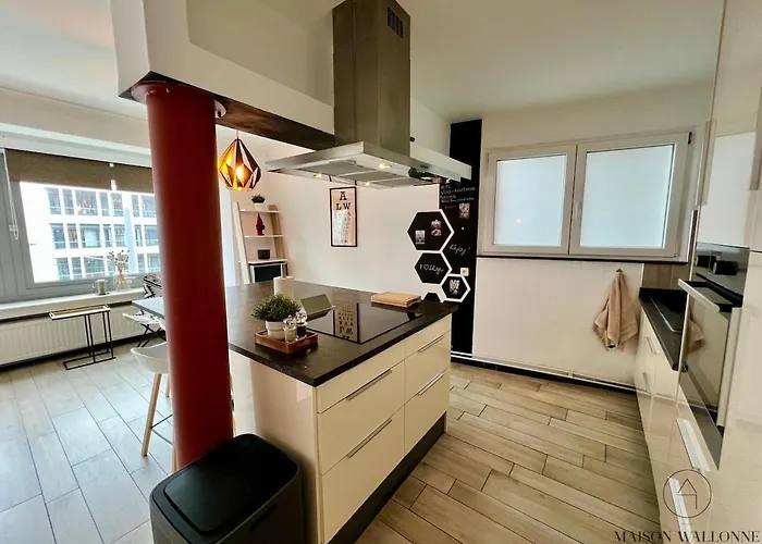 L 'ecrin Sauveniere - Hypercentre Avec Parking Gratuit شقة